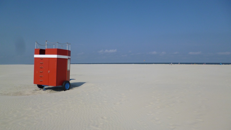 Badewagen am Strand von Borkum